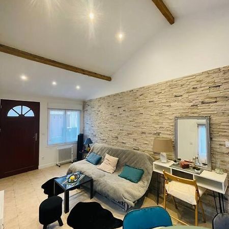Orly Shelter Apartment Екстериор снимка
